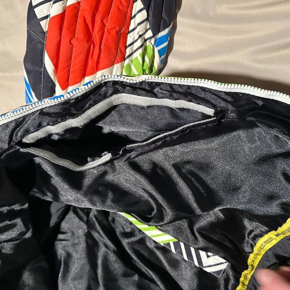 Unreal-snowboarding jacket limited edition worn 3 times check the description! - Picture 7 of 12